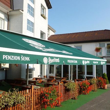 Penzion Senk Pardubice Ngoại thất bức ảnh