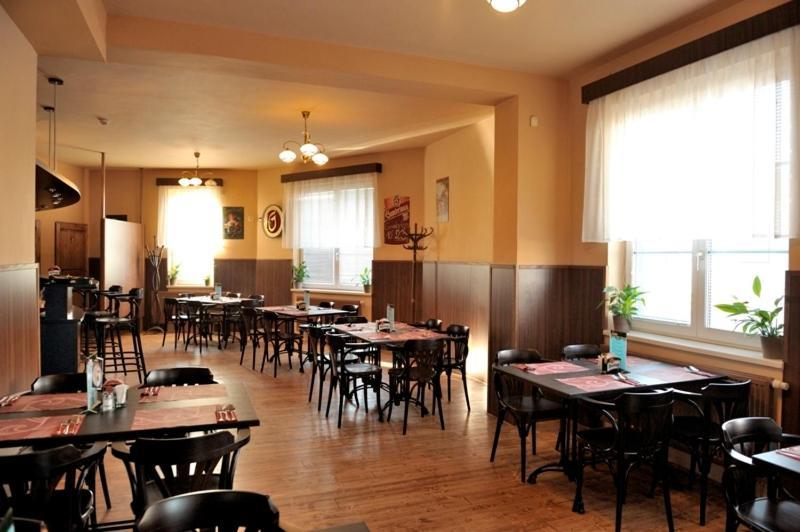Penzion Senk Pardubice Ngoại thất bức ảnh